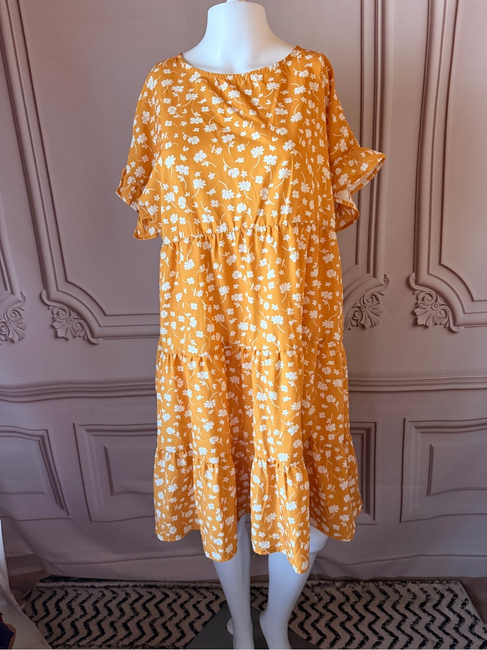 Floral Tiered Dress ✨ Short Sleeve Flowy Casual Dress  Size Large NWOT Mustard